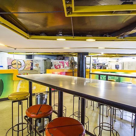 Отель Fabexpress Kalyan - Nr Dairy Dan Circle Вадодара Экстерьер фото